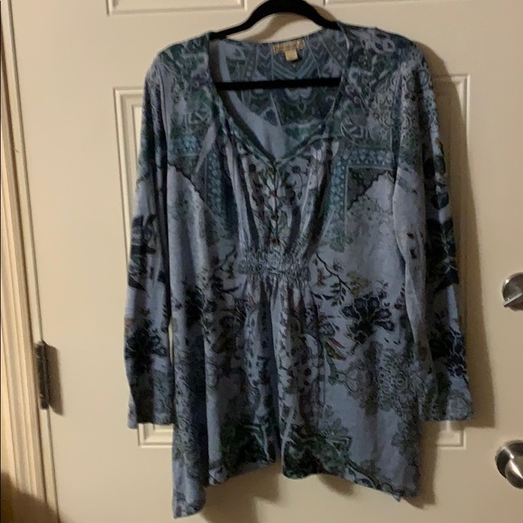 Beautiful floral tunic. - Picture 1 of 2